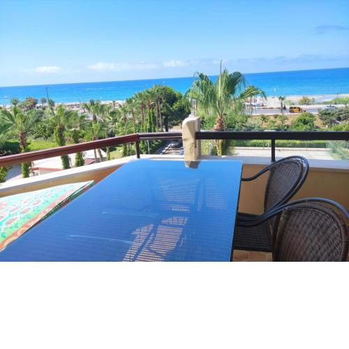 Sunny Apartment with Fabulous Sea View