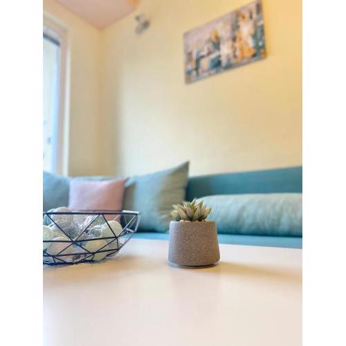 Sunny Central Apartment with TV & Wi-Fi