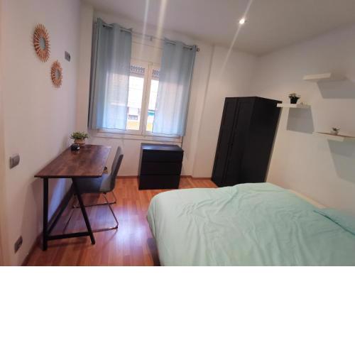 Sunny Central Room