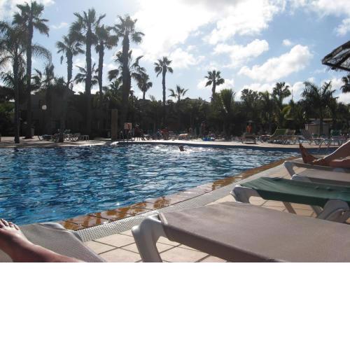 Sunny, Cosy apartment on Ist Floor of holiday complex.