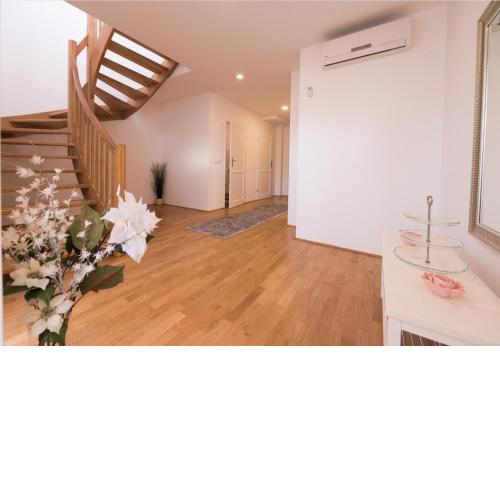 Sunny & cozy Penthouse with Balcony DG3