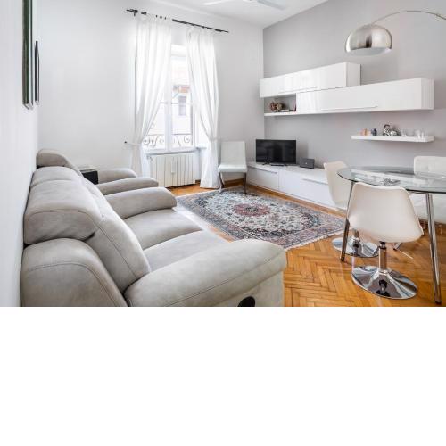 Sunny flat near Villa Borghese