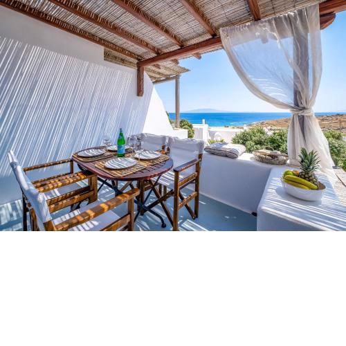 Sunny Getaway in Lia Mykonos