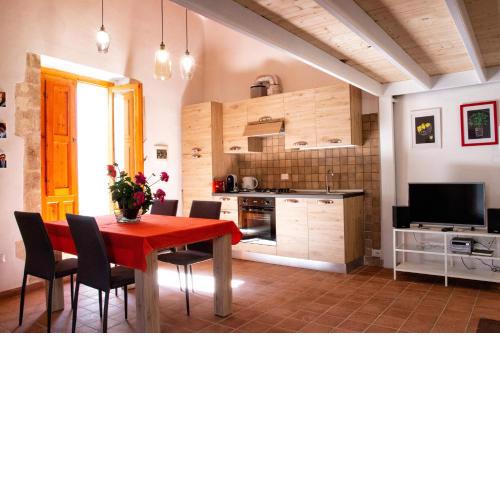 Sunny Holiday Apartment - Ortigia