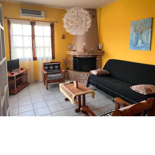 Sunny house at ancient Mycenae, close to Nafplio!