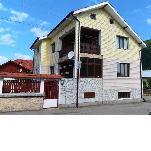 Sunny House Madjare Guest House