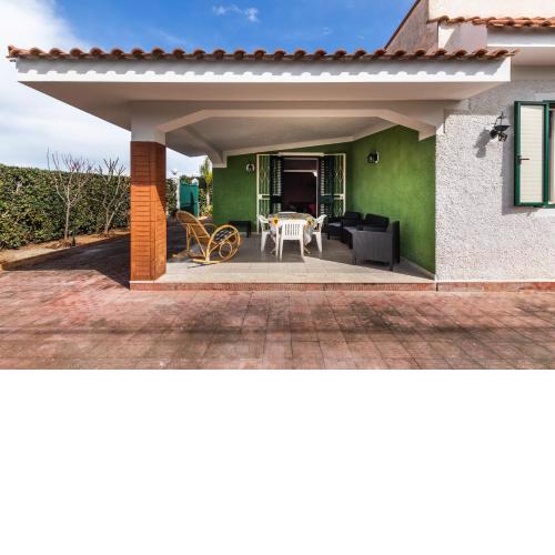 SUNNY HOUSE