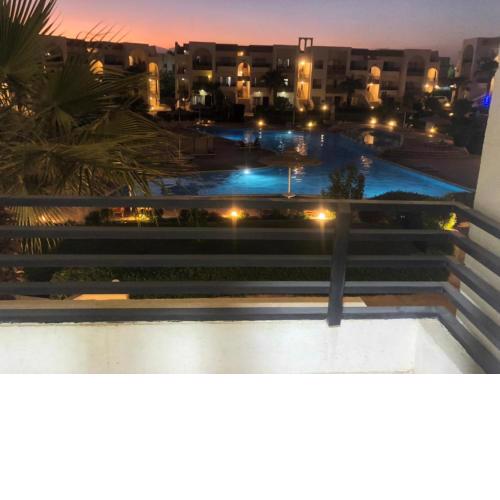 sunny lakes , pool view apartment in down town