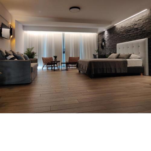 Sunny new lovely apartment 60 meters from the metro