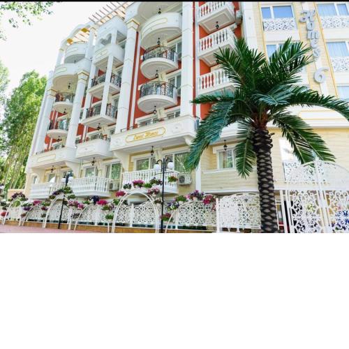 Sunny studio in Sweet Home Complex