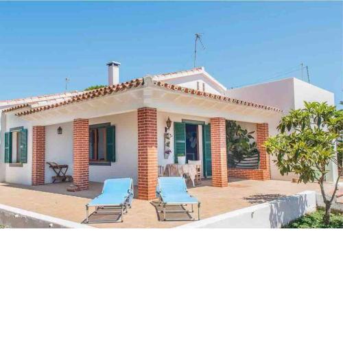 Sunny,Stylish Chalet next to Cala´n Brut