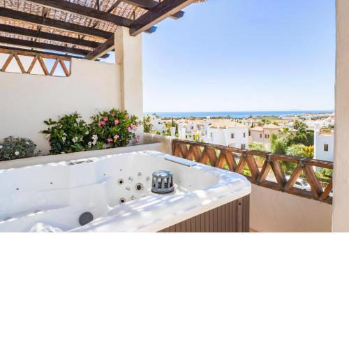 Sunset Golf Penthouse with Whirlpool
