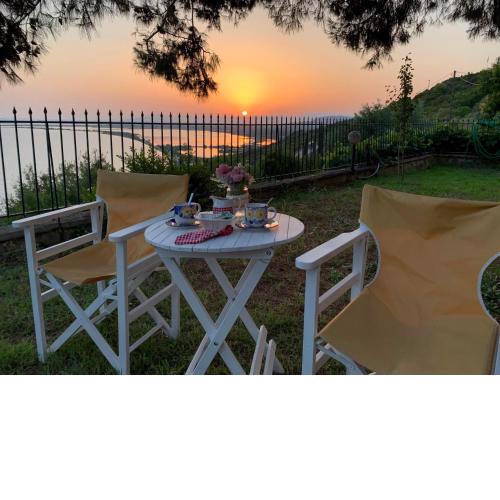 Sunset Menidi Apartment