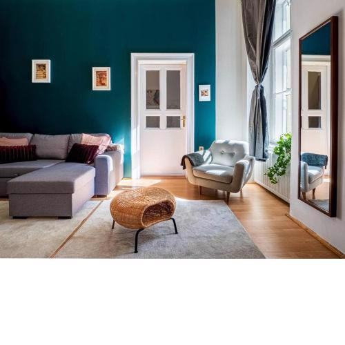 Sunshine Apartment - with Garage