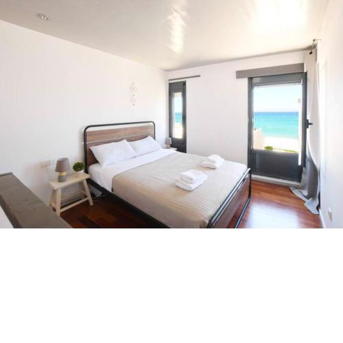 Sunshine Apt- Unique Holidays by the Sea
