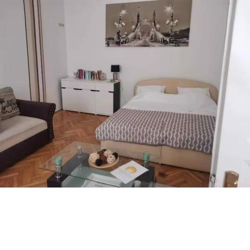 Sunshine flat at the BLAHA