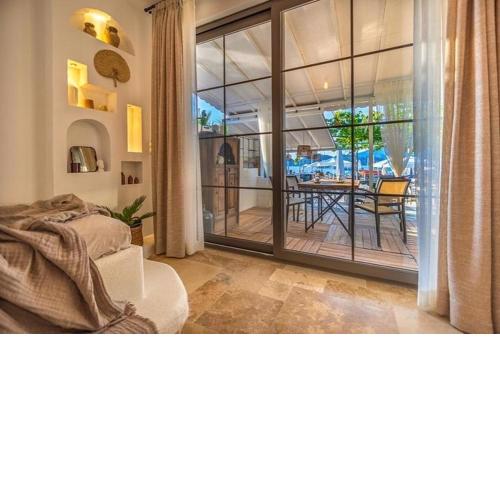 Sup Beach House Room S