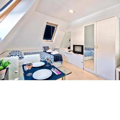 Super Center, Modern Studio under the stars