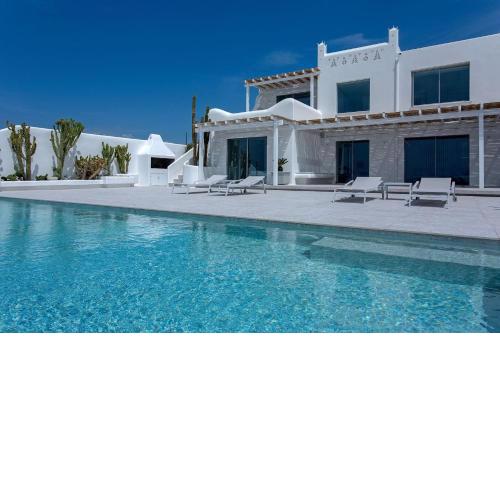 Super Luxury Mykonos Villa - Villa Saorsa - 5 Bedroom - Infinity Pool - Panoramic Sea Sunset Views