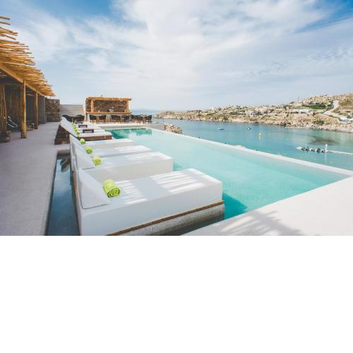 Super Paradise Hotel