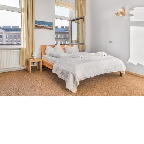 Superb 2BR Apt. Very Spacious near Millenium Tower