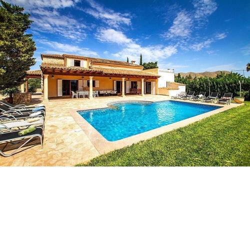 Superb 5 bedroom villa, Pollensa, Special Prices Car Hire for Guests