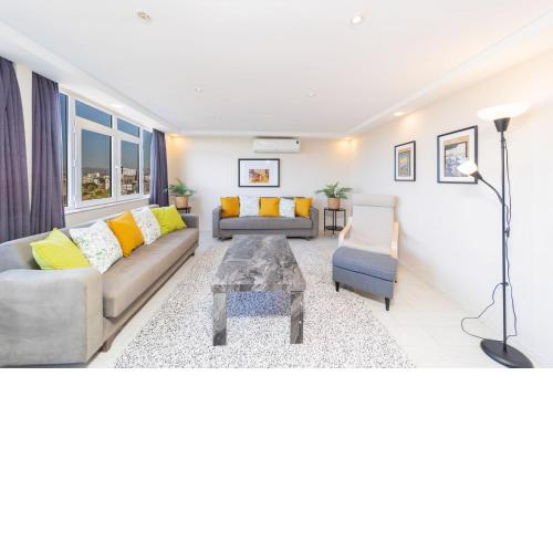 Superb Flat near Hadrian's Gate