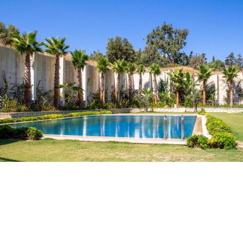 Superb Flat near Sea with Shared Pool in Cesme