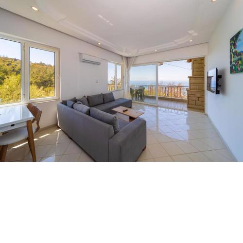 Superb Flat with Nature View and Balcony in Alanya