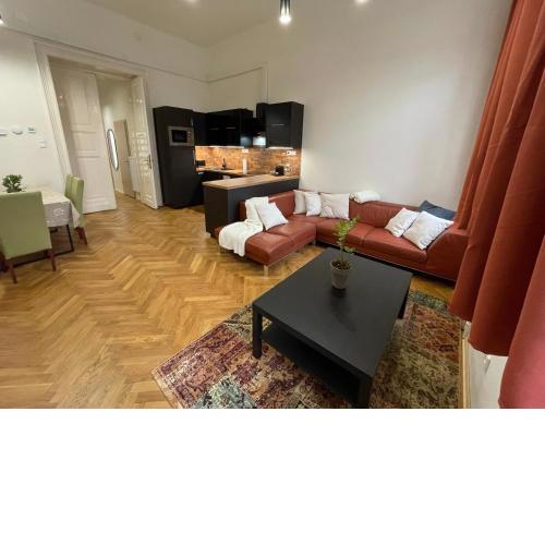 Supercentral Boutique Suite