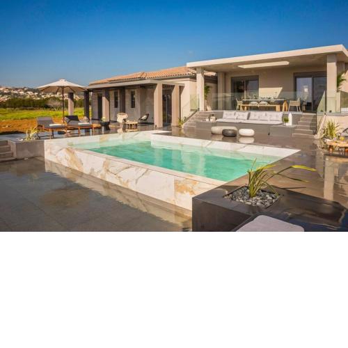 Superior Luxury Villa with Private Pool!