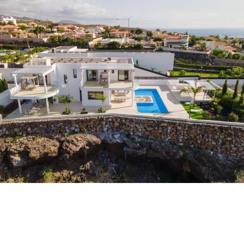 Sustainable Villa in Adeje with pool and sea views
