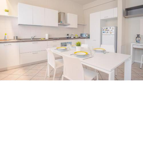Sweet Lake Apartment - Italian Homing