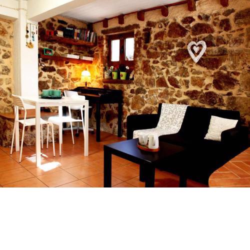 Sweet stone apartment in Imittos