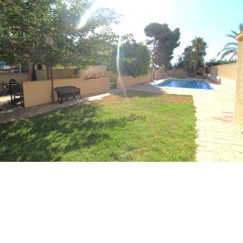 Swimming pool, bbq, air conditioner, wifi, big terrace, ping pong table, bathtub