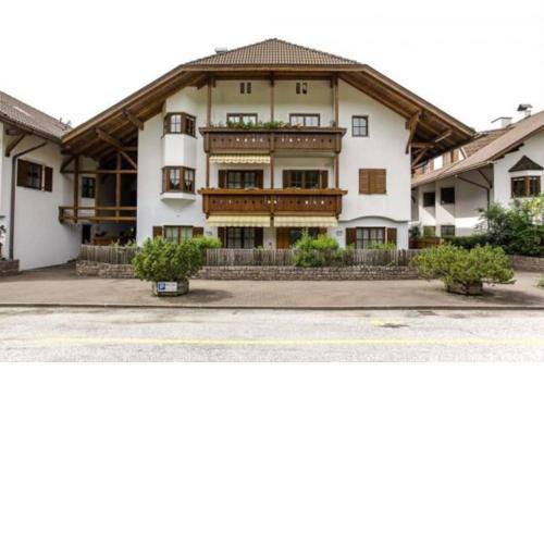 Sylvester Apartment