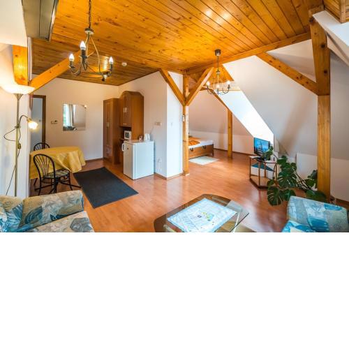 Szent Kristóf Panzió és Apartmanok
