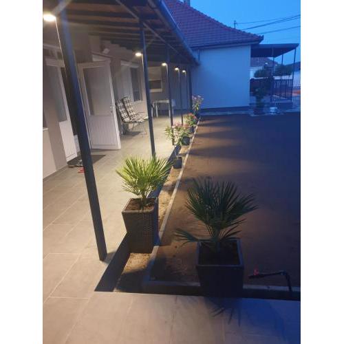 Tahiti Garden Apartman