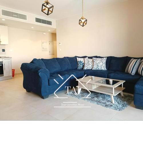 Taj Home, Mangroovy 2BR with pool and free Beach access