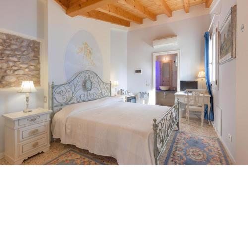 Talamo Rooms