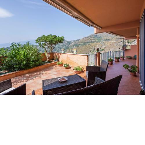 Taormina Apartment with Panoramic View