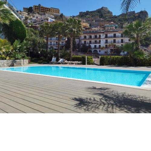 Taormina Lukos House in center with pool by Taormina Holidays