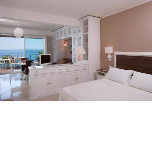 Taormina Mare Apartments,Suites & Beachclub