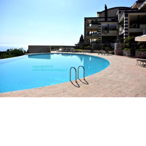 Taormina Sunny Apartment - Taormina Holidays
