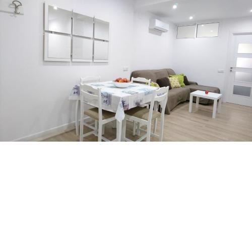 Tarragona Center Room