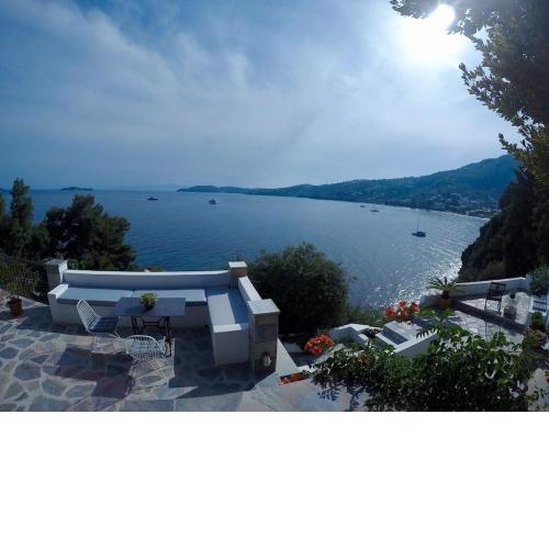 TASSOS seafront house