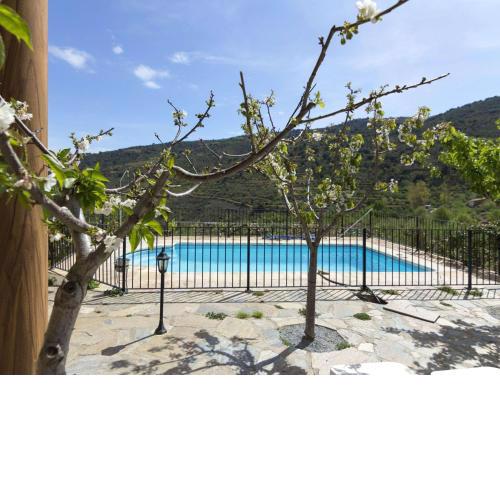 Tasteful holiday home in Laroya with shared pool