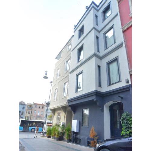 Taxim No 18 BOUTİQUE