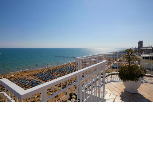 Termini Beach Hotel & Suites