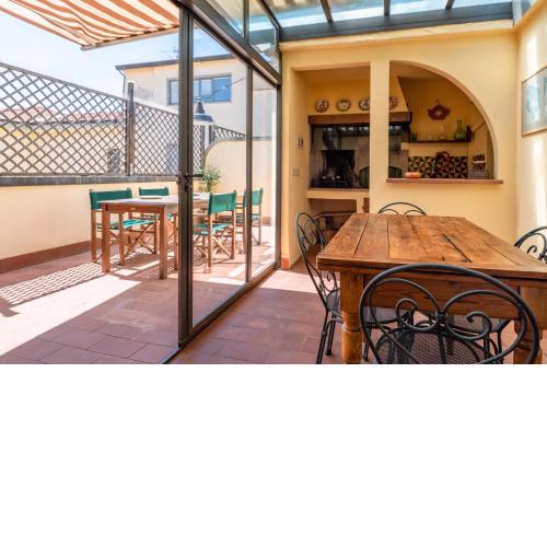 Terrace at 10 mins from the Duomo - HomeUnity